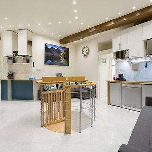 Superior Appartement met Vier Slaapkamers